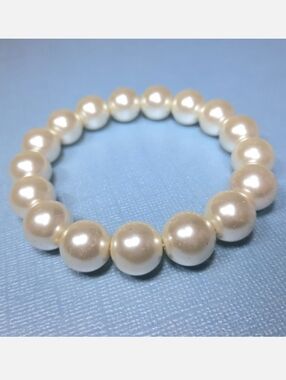 Pearl bracelet stretch